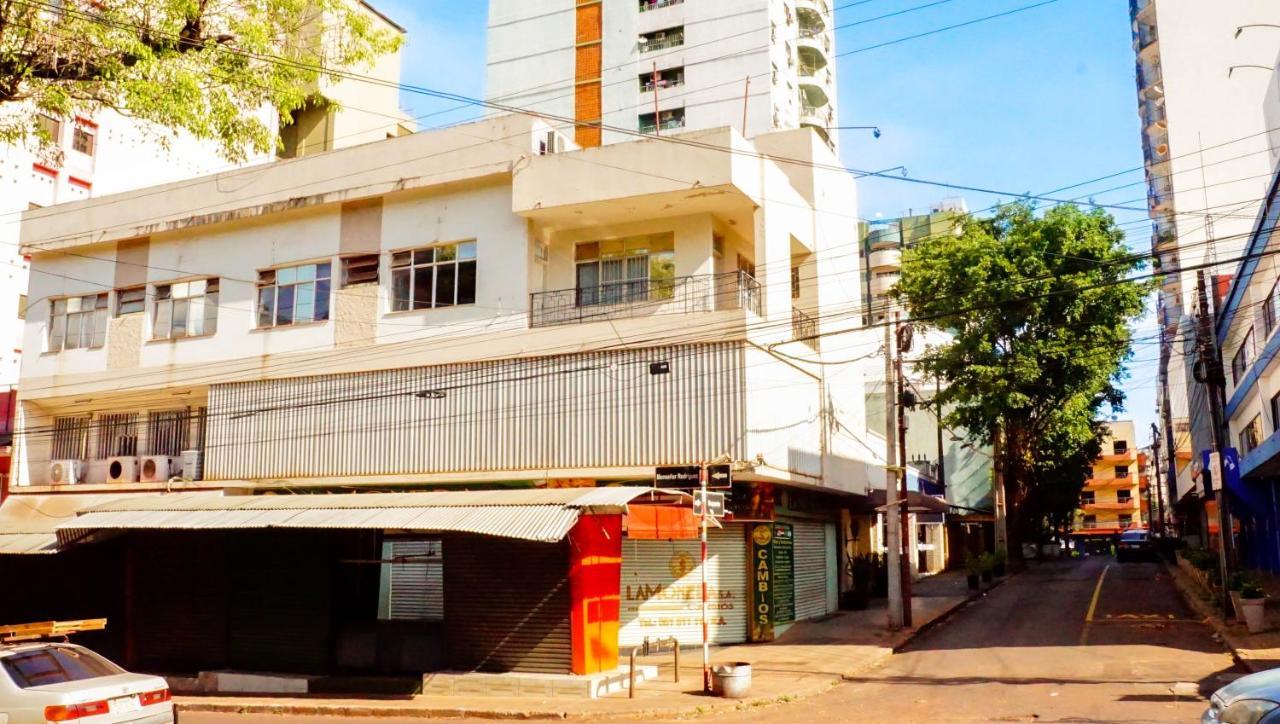 Turis Hotel Ciudad del Este Esterno foto