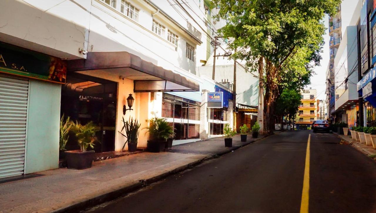 Turis Hotel Ciudad del Este Esterno foto