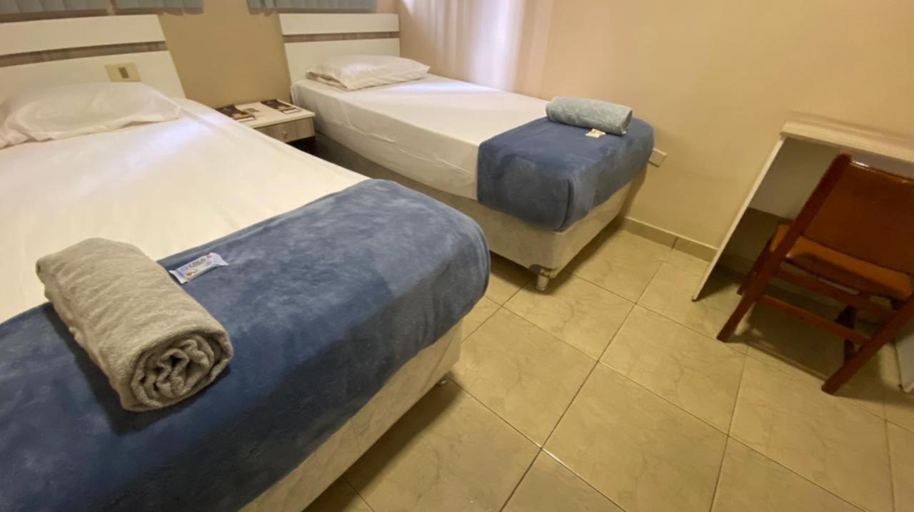 Turis Hotel Ciudad del Este Esterno foto